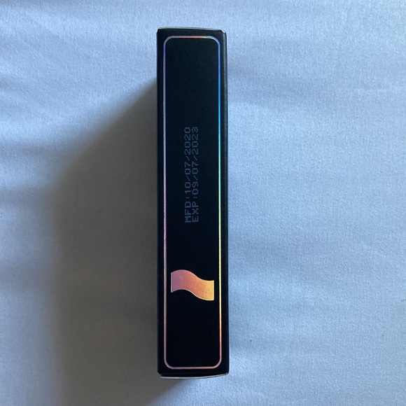 UCANBE Matte Pro Longwear Foundation - Picture 4 of 4